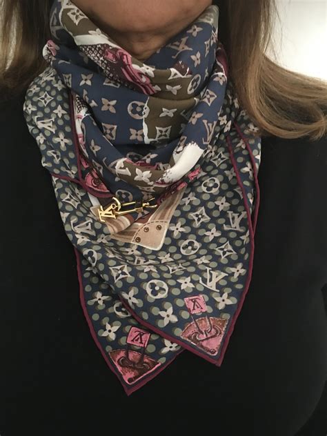 pre owned louis vuitton scarf|louis vuitton scarf women's price.